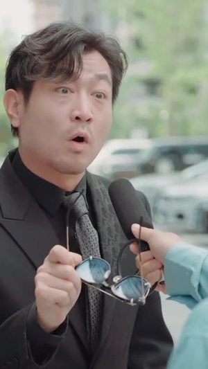 重生归来丑妻杀回顶流（100集）最火短剧热播中