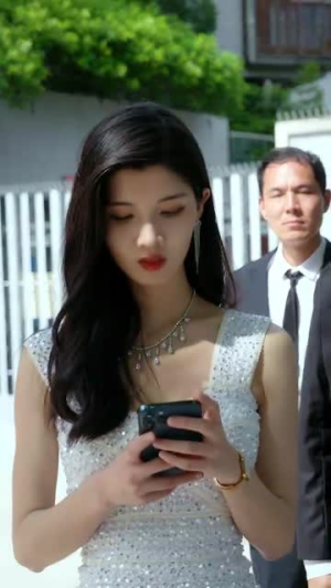 穿剧中我替窝囊女主战翻全场（30集）好看短剧追不停