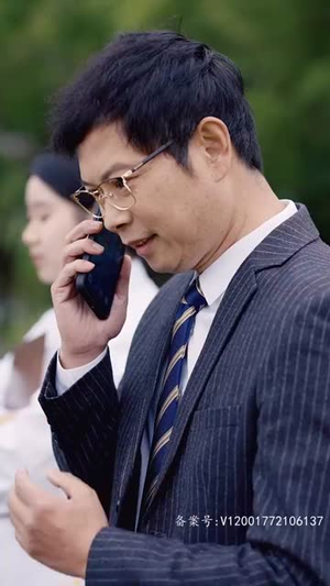玫瑰冠冕（100集）短剧热播中