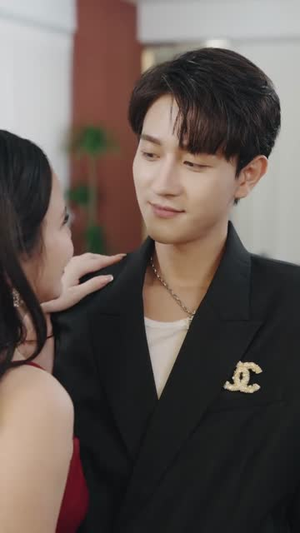 年上月光之姐姐的专属骑士（68集）温柔追捕短剧