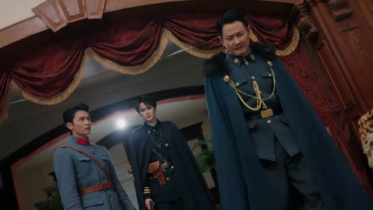 裂焰（50集）女主角是谁