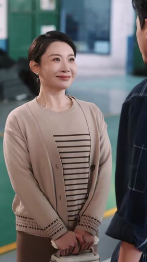 别惹安小姐,她妈是大嫂(100集) 别惹安小姐,她妈是大嫂(100集)太好看了短剧